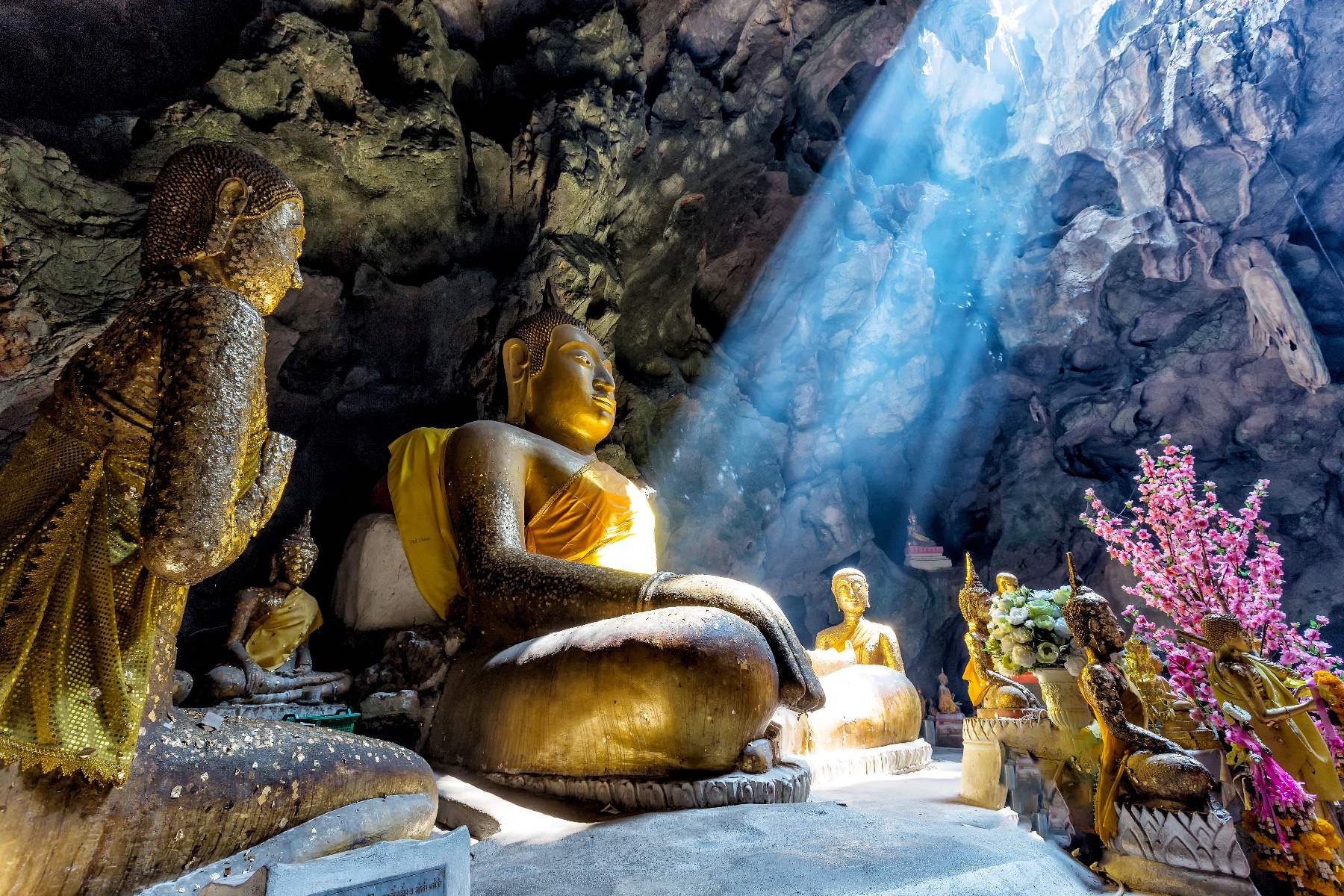 Dambulla Cave Temple - Dambulla